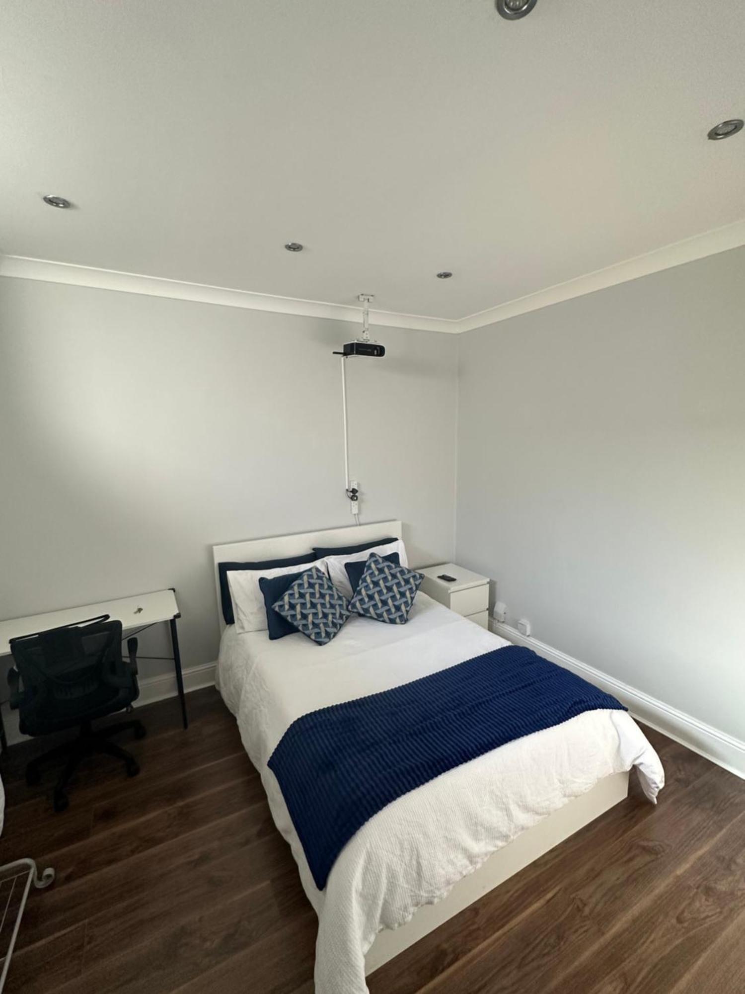 Liverpool Street Blue Bedroom London Eksteriør billede